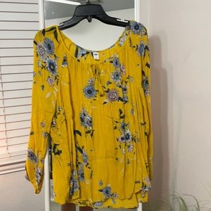 women’s old navy shirt!